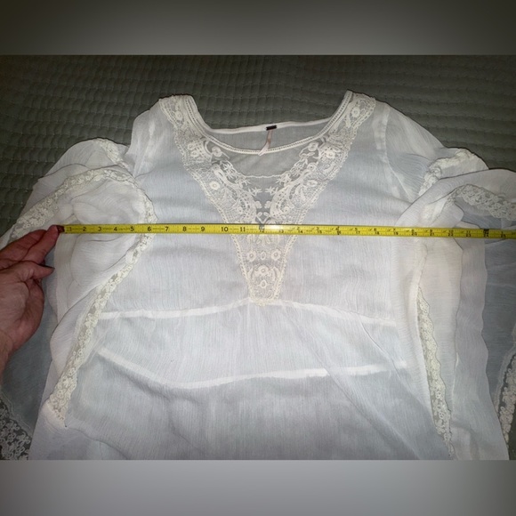 Free People Sheer Lace Boho Blouse with crocheted trim. Cream Size L. VGUC - Picture 7 of 11